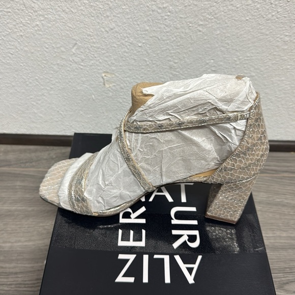 NATURALIZER Tiff Ankle Strap Sandals - Picture 4 of 7